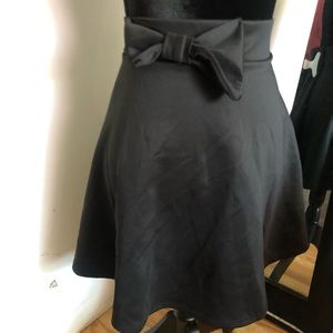 Skater skirt with now